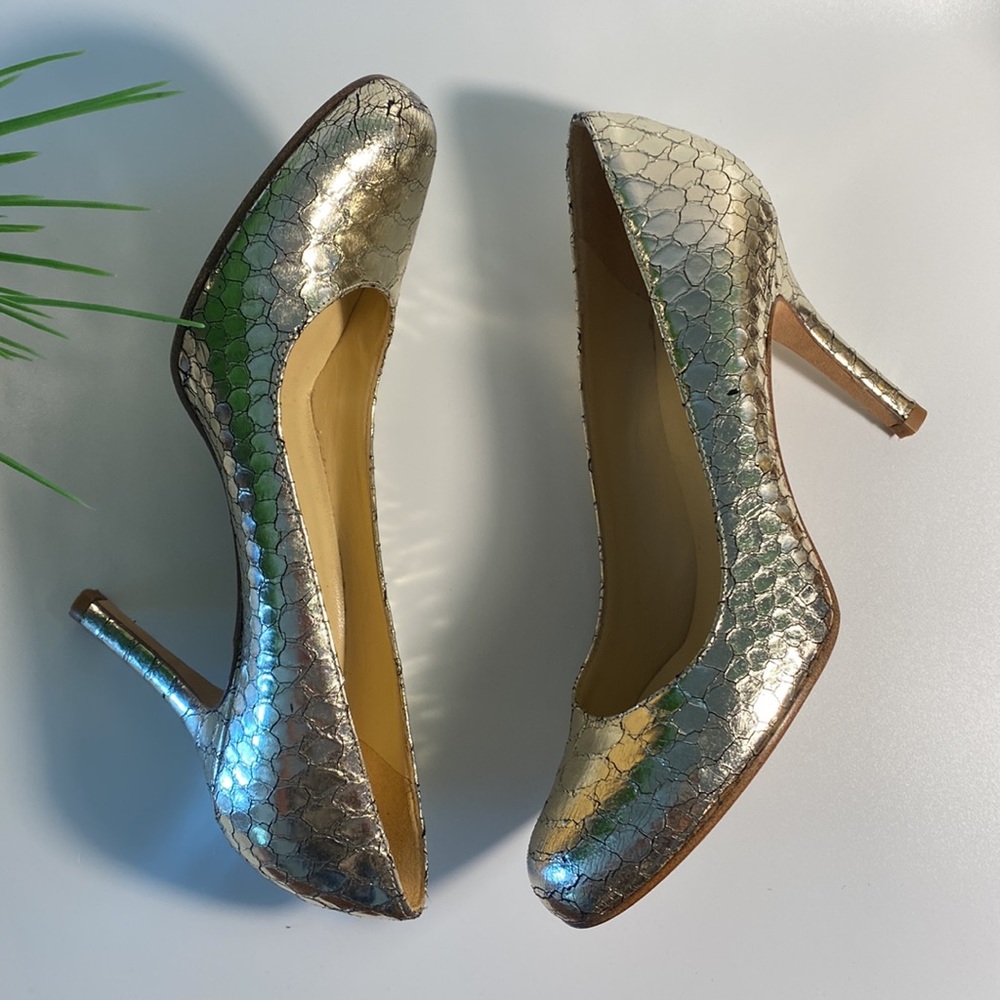 Kate Spade Karolina 3 1/2 in gold snake print heel. Size 5.5, 5 1/2